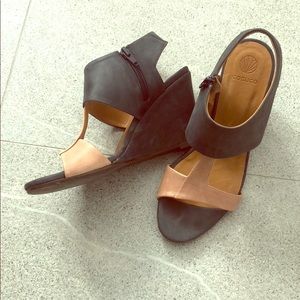 Coclico Navy and Tan wedges size 37.5